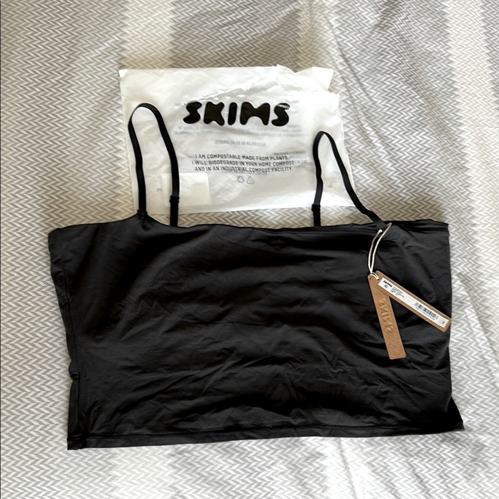 🆕 with tags Skims cropped cami 2x